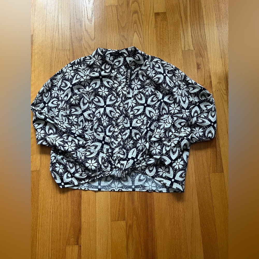 NWT Women’s long sleeve button up blouse